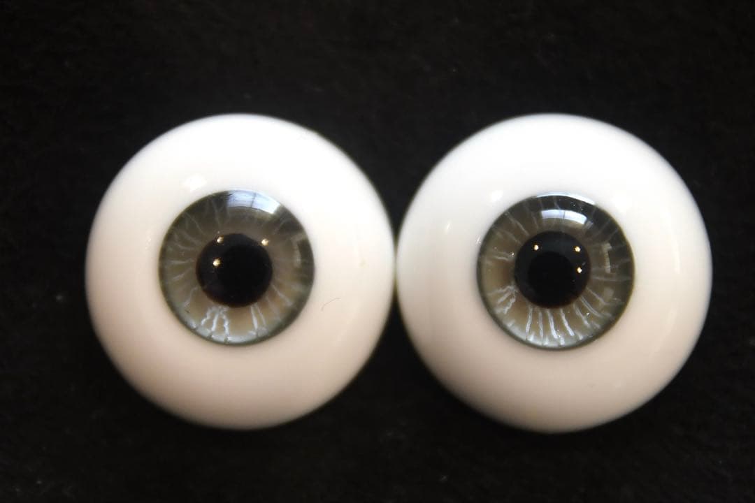 旧造形村グラスアイ 18mm 濃灰　ロードーム