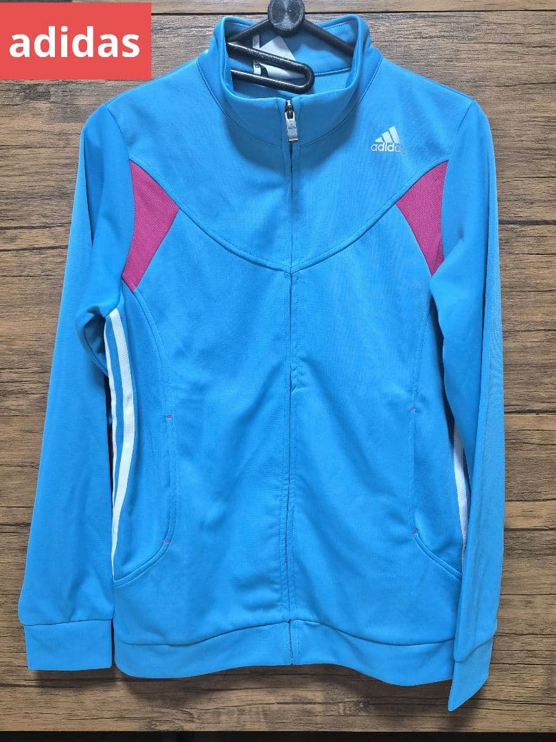 adidas トラックジャケット ライトブルー
