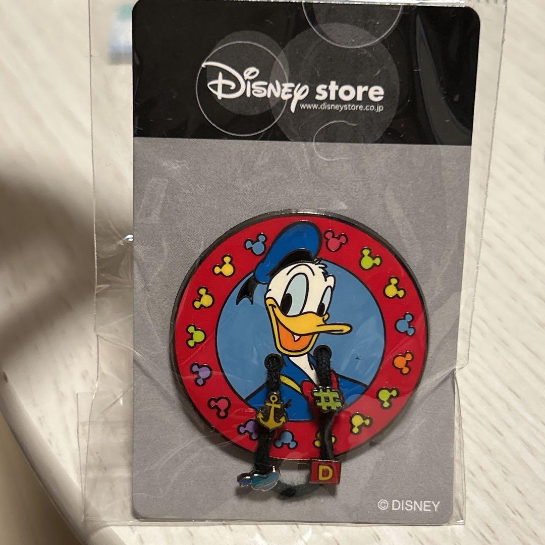 【新品未使用】 ディズニー ドナルド ピンバッジ未使用