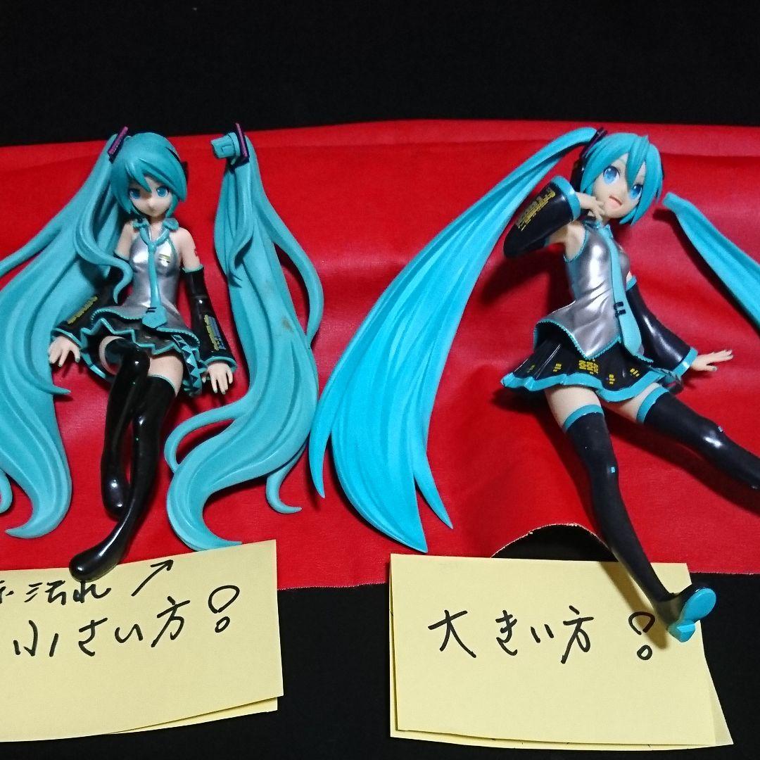 242《今さらですが、初音ミク フィギュア》大小２体☆