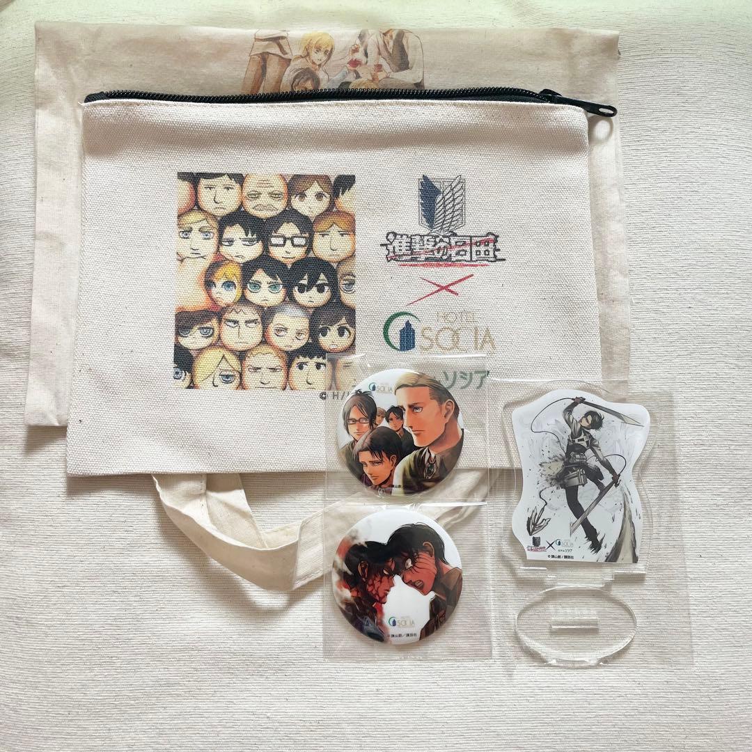 進撃の巨人　リヴァイ　アクリルスタンド　缶バッジ　日田　進撃の日田　ホテルソシア