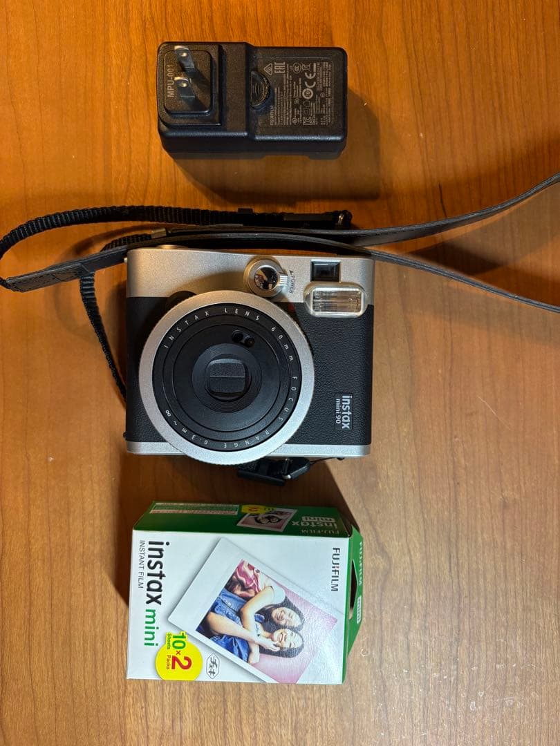 （美品）FUJIFILM instax mini 90 ネオクラシック 本体