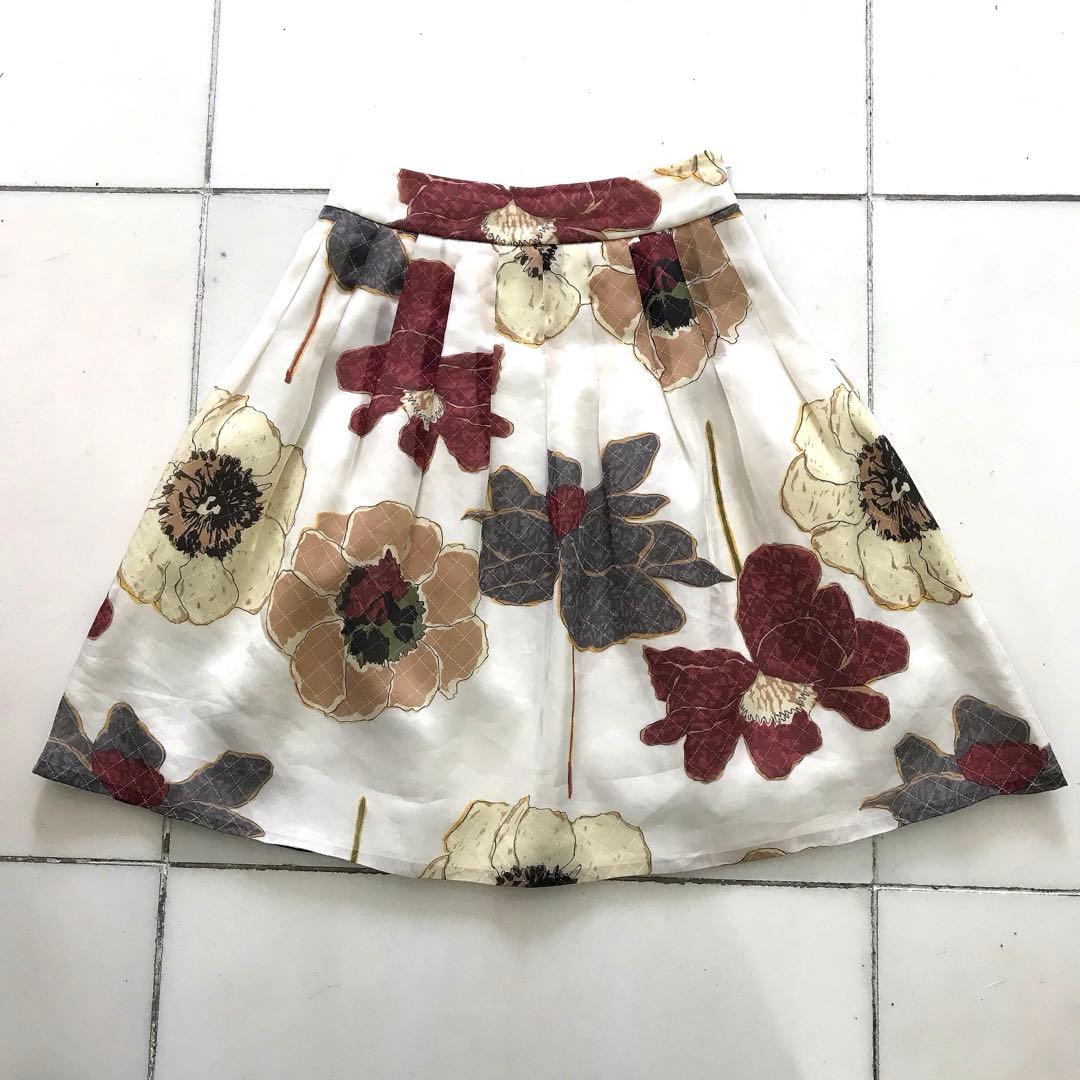 HIROKO BIS 花柄 フレアスカート 美品 ベージュ 9HIROKO BIS;没有明显的损伤或污渍