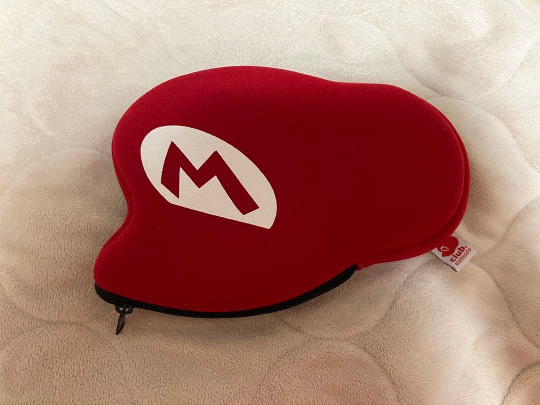 Club Nintendo マリオ帽子型ポーチ接近未使用