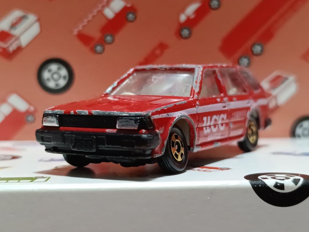 トミカ　日産　ブルーバードワゴン