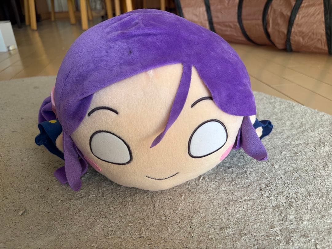 東條希　寝そべり　制服