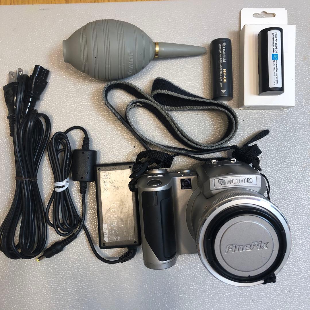FUJIFILM FinePix 4900Z デジカメ　新品バッテリー付