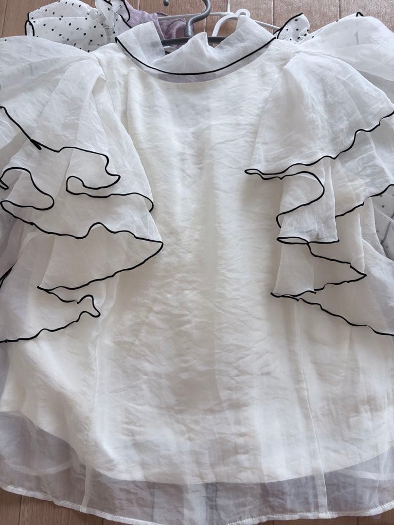dazzlin ボリュームフリルブラウス ホワイトdazzlin;没有明显的损伤或污渍