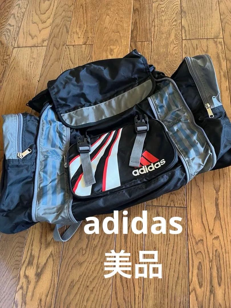 adidas ストライプデザイン バックパック✳︎大容量