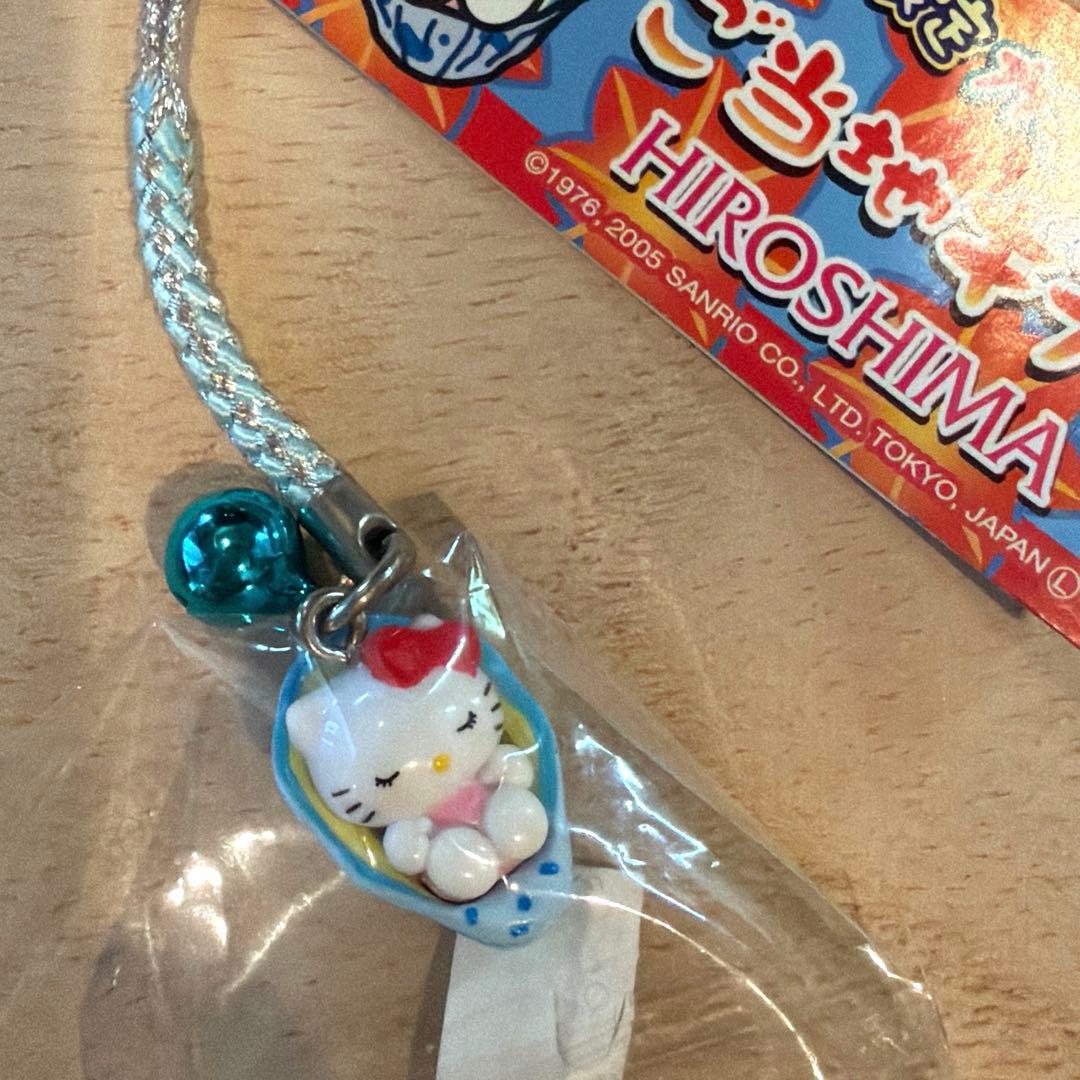 ご当地キティ　ストラップ　広島カキ