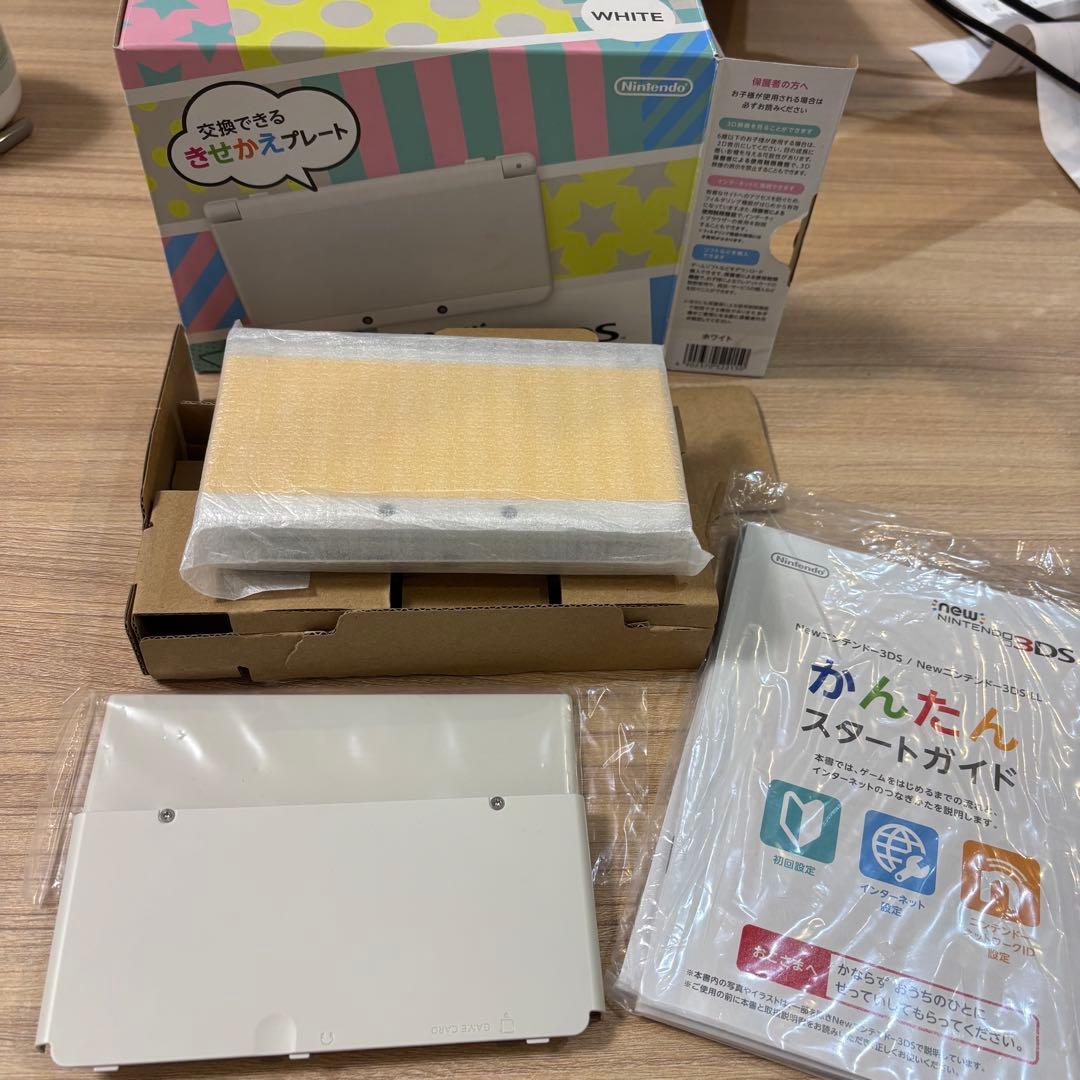 Newニンテンドー3DS ホワイトNintendo 3DS;没有明显的损伤或污渍