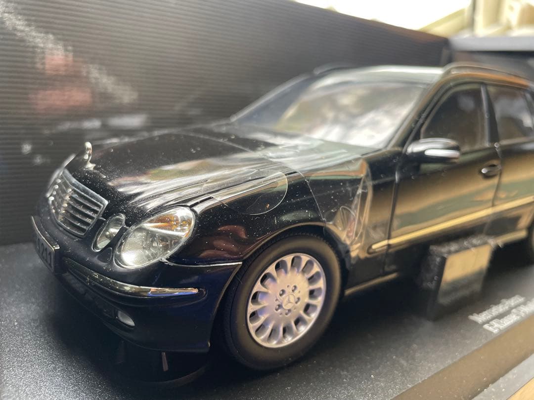 Mercedes-Benz E-Klasse ミニカー　1/18Mercedes-Benz;没有明显的损伤或污渍
