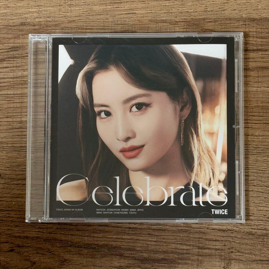 TWICE Celebrate MOMO ver