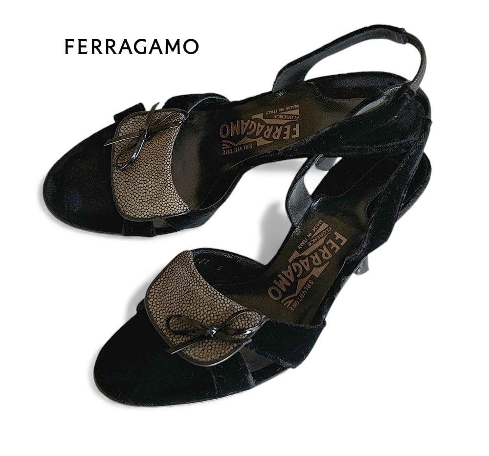 フェラガモ 上質ベロア素材✕レザー仕立て バックストラップサンダル黒Salvatore Ferragamo;没有明显的损伤或污渍