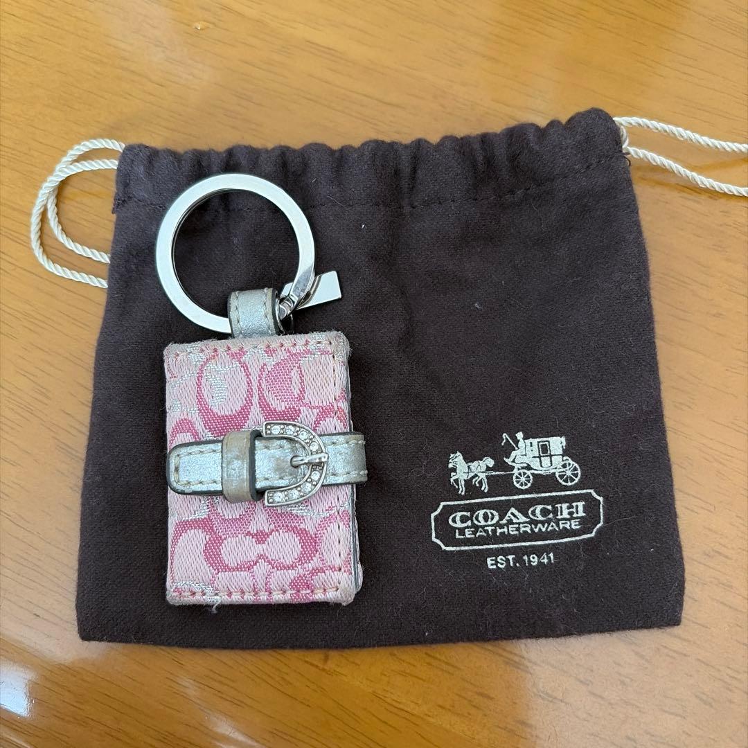 COACH シグネチャー キーホルダー ピンク チャーム リング 写真入れ 袋付COACH;有些许损伤或污渍