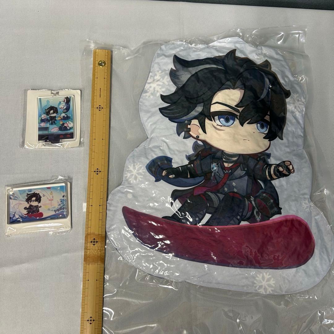 原神×GiGO 水花舞う遊宴へ クッション アクリルキーホルダー リオセスリ