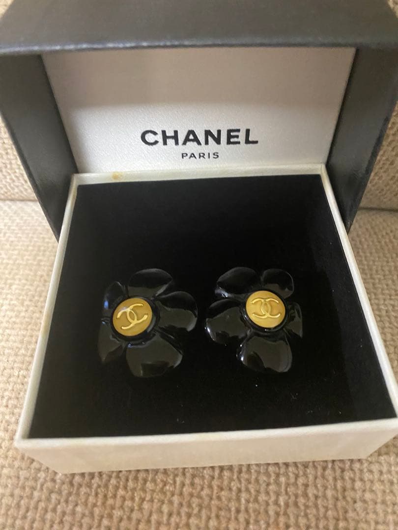 CHANEL カメリア イヤリング ブラック ゴールドCHANEL;没有明显的损伤或污渍