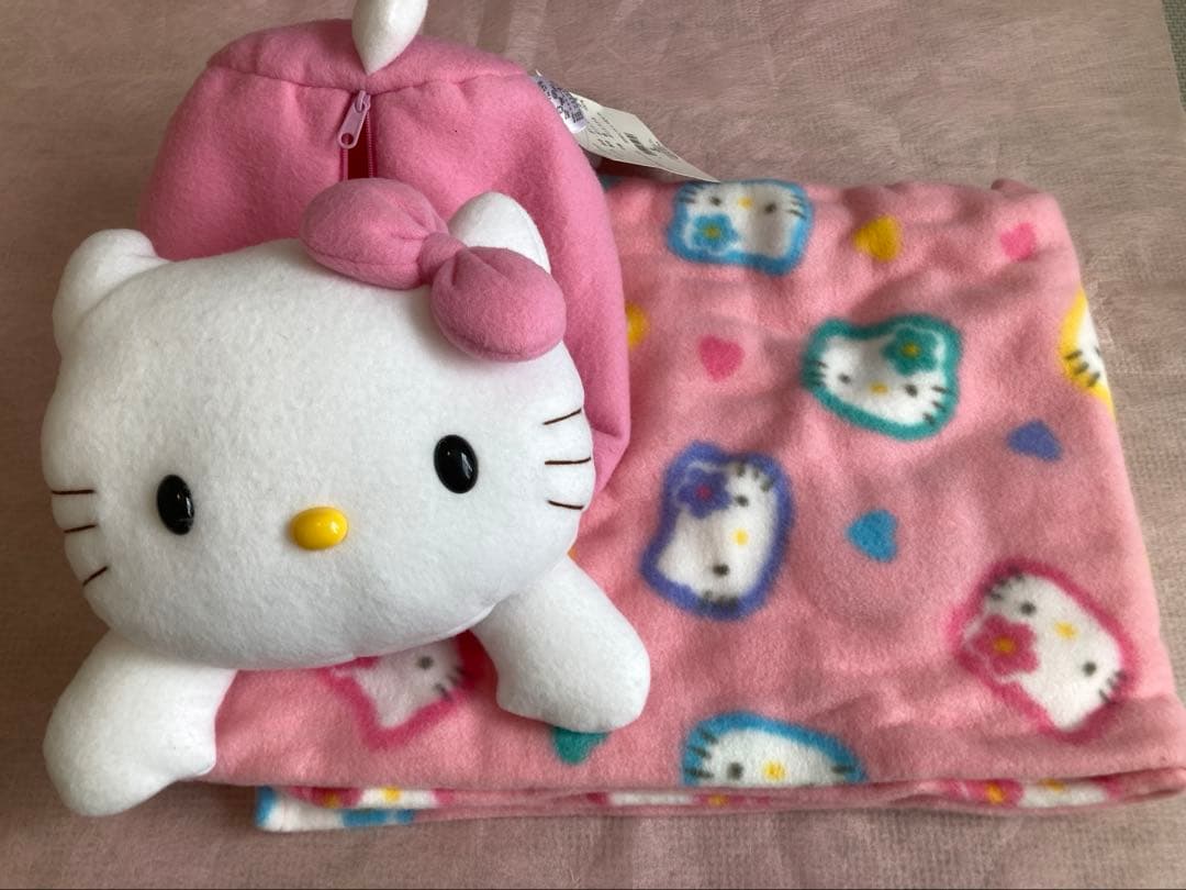ハローキティ ぬいぐるみ抱き枕とブランケットセット　レア　未使用