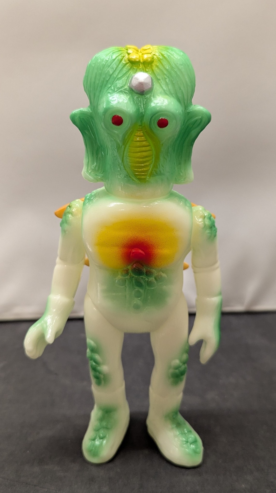 ブルマァク ブルマァクの怪獣シリーズ 帰ってきたウルトラマン メシエ星雲人 蓄光成型