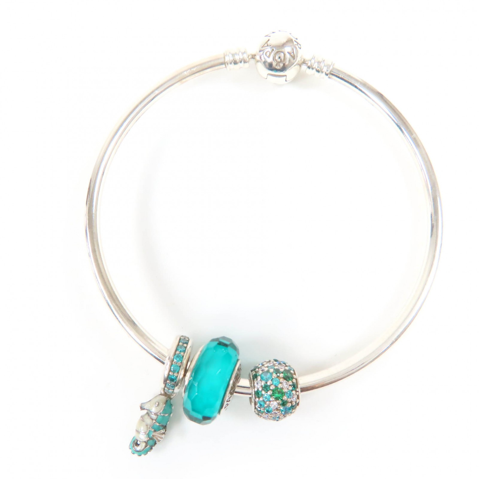 極美品☆PANDORA パンドラ 925 3個チャーム付 バングル ブレスレット アクセサリー シルバー ブルー ケース付き 重量16.8g レディース【中古】