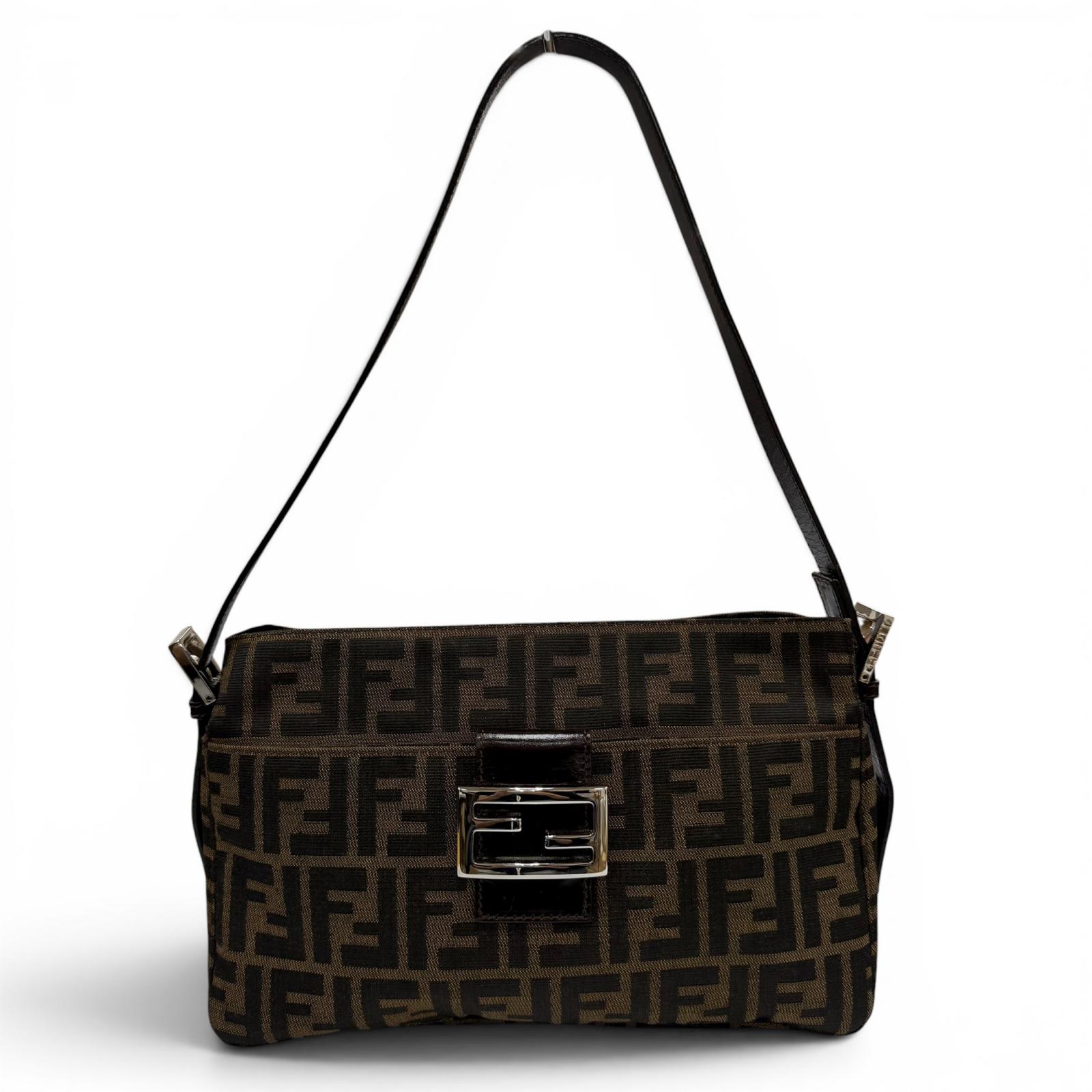 極美品☆FENDI フェンディ ヴィンテージ 26566 レザー使い ズッカ柄 FFロゴ金具付 ショルダーバッグ ブラウン イタリア製 レディース 箱付き 【中古】