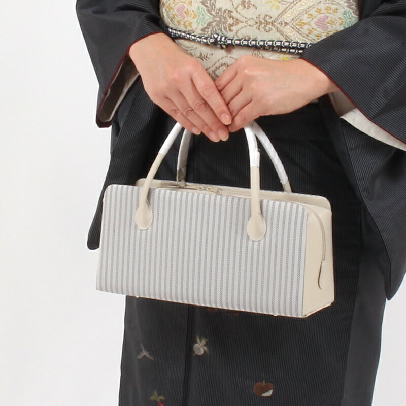 【LINE友達登録300円OFFクーポン】利休バッグ　和小物さくら 正絹　縞模様 グレー×ベージュ　あおり型 日本製 SACRA カジュアル お洒落用 和装バッグ 鞄 カバン 着物バッグ