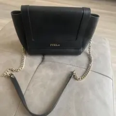 FURLA ショルダーバッグ ブラック ゴールドチェーン