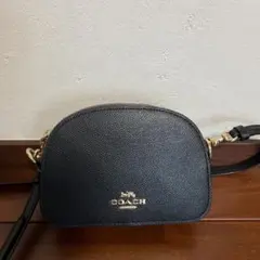 COACH ブラック ミニドーム型ショルダーバッグ