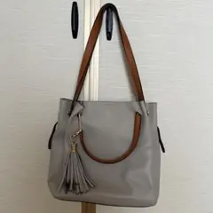 ロデスコ　タッセル付きグレー　バッグ