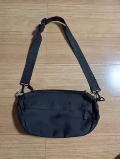 シンプル ショルダーバッグ ブラック