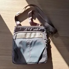 軽量 ナイロン ショルダーバッグ