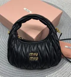 miu miu ブラック ショルダーバッグ