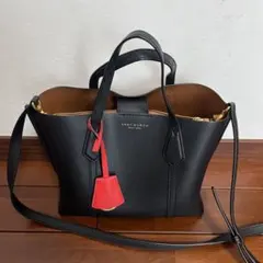 TORY BURCH ブラックレザーショルダーバッグ　ショルダー付き