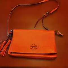TORY BURCH ショルダーバッグ オレンジ タッセル