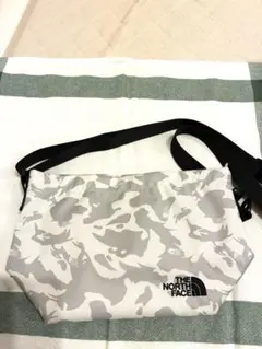 THE NORTH FACE カモ柄 ショルダーバッグ