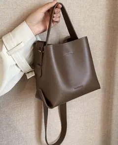 MACGHEE ハンドバッグ ブラウン
