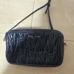 miumiuショルダーバッグ