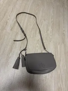 Tory Burch タッセル付きショルダーバッグ グレー