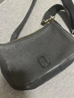 FURLA ショルダーバッグ 黒 レザー ゴールド金具
